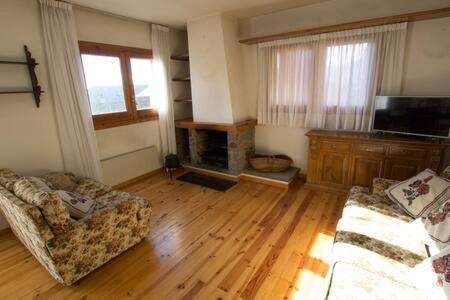 Casa Amb Jardi Alp Apartment Екстериор снимка